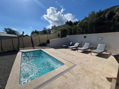 Piscine de l'établissement Petite villa cocooning ou située à proximité