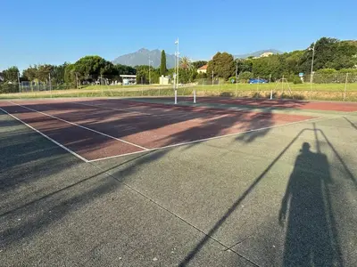 Tennis ou squash au sein de la maison de vacances ou à proximité