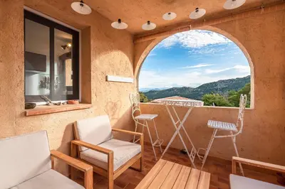 Vue générale sur la montagne ou vue sur la montagne depuis l'appartement