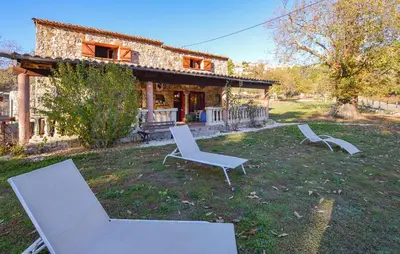 Jardin de l'établissement Grande Villa Piscine