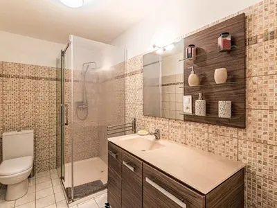 Salle de bains dans l'établissement Maison entre mer et montagne