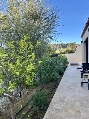 Jardin de l'établissement 2 villas mitoyennes