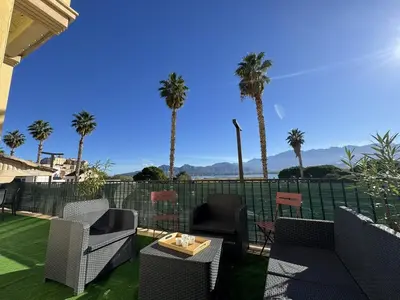Vue générale sur la montagne ou vue sur la montagne depuis l'appartement