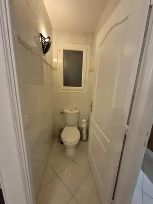 Salle de bains dans l'établissement rez de villa confort & grand extérieur