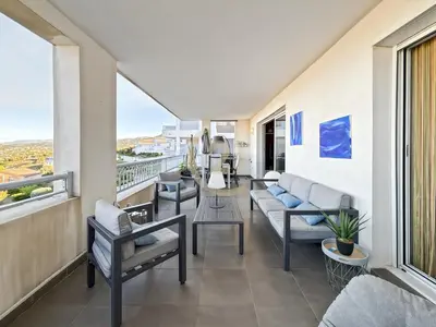Balcon ou terrasse dans l'établissement Vue mer - T2 sur les hauteurs de L'Île-Rousse