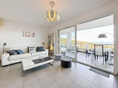 Coin salon dans l'établissement Vue mer - T2 sur les hauteurs de L'Île-Rousse