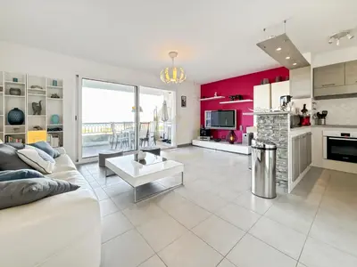 Cuisine ou kitchenette dans l'établissement Vue mer - T2 sur les hauteurs de L'Île-Rousse