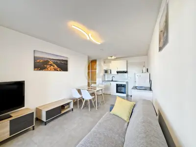 Cuisine ou kitchenette dans l'établissement Résidence Le Clos des Oliviers T2 - Vue mer