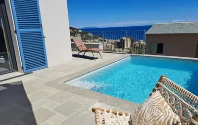 Piscine de l'établissement Casa Lunga à Erbalunga- A deux pas de la plage ou située à proximité
