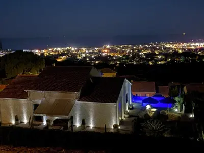 Vue générale sur Furiani ou vue de la ville depuis la villa