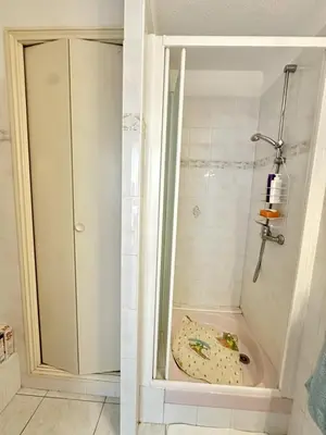 Salle de bains dans l'établissement Apartment 2 steps from Ile-Rousse Beach