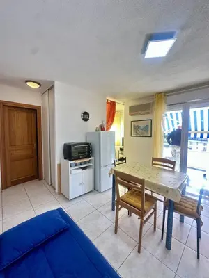Cuisine ou kitchenette dans l'établissement Apartment 2 steps from Ile-Rousse Beach