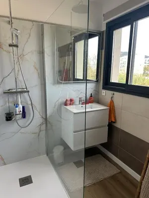 Salle de bains dans l'établissement Appartement T2 calme et paisible Vescovato