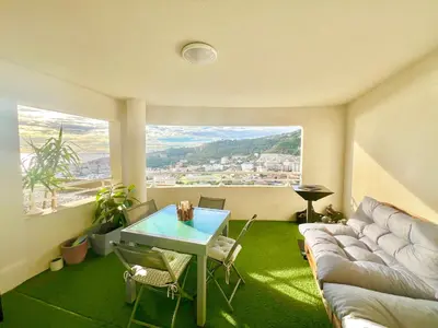 Vue générale sur la montagne ou vue sur la montagne depuis l'appartement
