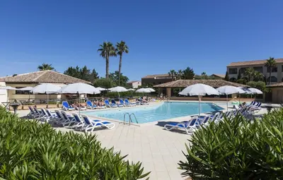 Piscine de l'établissement Apartment T2 - 200 m from the sea ou située à proximité