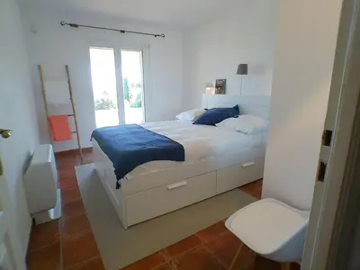 Un ou plusieurs lits dans un hébergement de l'établissement Villa avec piscine, plage à quelques minutes