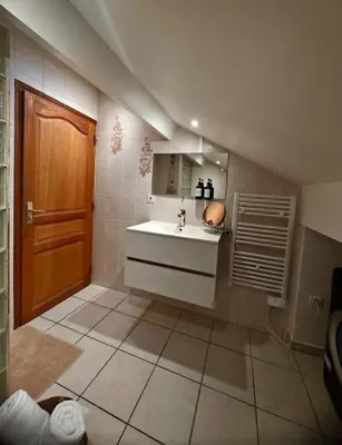 Cuisine ou kitchenette dans l'établissement Appartement charmant - Entre campagne et ville