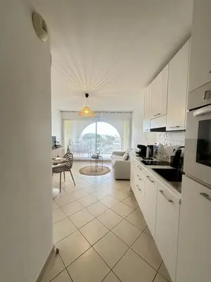Cuisine ou kitchenette dans l'établissement Bel appartement 4 personnes