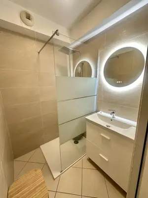 Salle de bains dans l'établissement Bel appartement 4 personnes