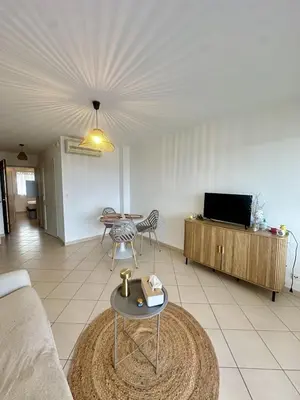 Télévision ou salle de divertissement dans l'établissement Bel appartement 4 personnes