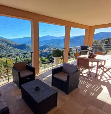 Vue générale sur la montagne ou vue sur la montagne depuis la maison de vacances