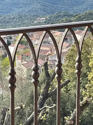 Vue générale sur la montagne ou vue sur la montagne depuis la maison de vacances