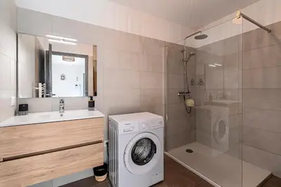 Salle de bains dans l'établissement Casa Fangu - Balcon avec Vue Port et Montagnes