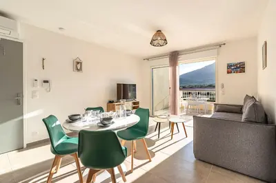 Coin salon dans l'établissement Casa Fangu - Balcon avec Vue Port et Montagnes