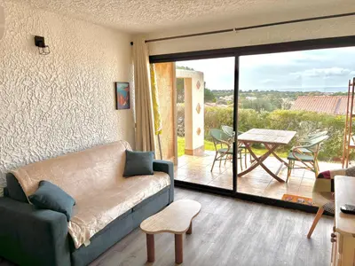 Coin salon dans l'établissement Sant Ambroggio, Appartement Vue Mer, Plage Port à Pied, Balagne, 4 Pers