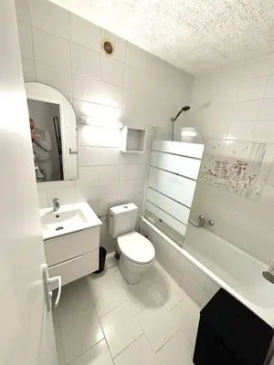 Salle de bains dans l'établissement Sant Ambroggio, Appartement Vue Mer, Plage Port à Pied, Balagne, 4 Pers