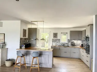 Cuisine ou kitchenette dans l'établissement Belle villa avec piscine vue mer- Cap Corse Sisco