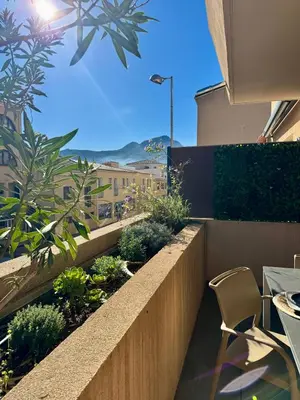 Balcon ou terrasse dans l'établissement Santa-Casa-Maria, Plage & coeur de Calvi