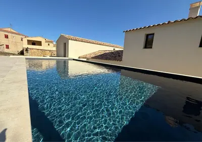 Piscine de l'établissement Villa familiale avec piscine,15 min des plages ou située à proximité