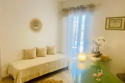 Un ou plusieurs lits dans un hébergement de l'établissement Villa Piscine Mer 7 min Vue Montagne Clim
