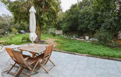 Jardin de l'établissement Belle Maison Au Bord De La Mer