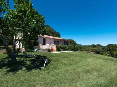 Jardin de l'établissement Holiday Home Weingut Punta della Guardia Ruhig und beschaulich by Interhome