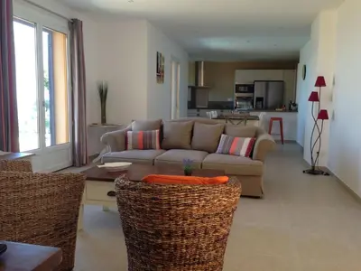 Cuisine ou kitchenette dans l'établissement Holiday Home Casa Alimea mit Spa und herrlichem Meerblick by Interhome