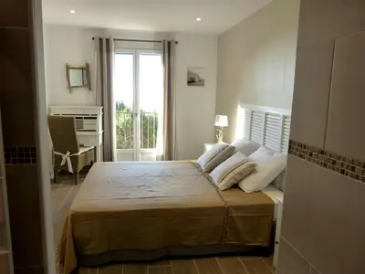 Un ou plusieurs lits dans un hébergement de l'établissement Holiday Home Casa Alimea mit Spa und herrlichem Meerblick by Interhome