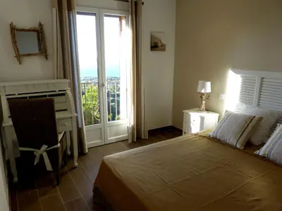 Un ou plusieurs lits dans un hébergement de l'établissement Holiday Home Casa Alimea mit Spa und herrlichem Meerblick by Interhome