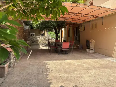 Terrasse ou espace extérieur de l'établissement Maison de caractère CASA LECA, piscine privée chauffée