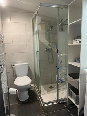 Salle de bains dans l'établissement Maison