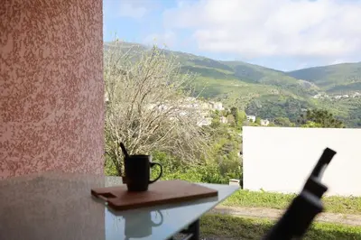 Vue générale sur la montagne ou vue sur la montagne depuis l'appartement