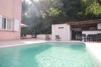 Piscine de l'établissement Appartement entre mer et montagne ou située à proximité