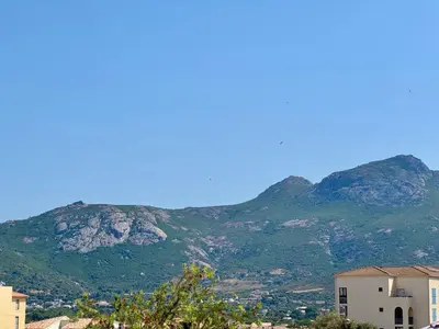 Vue générale sur la montagne ou vue sur la montagne depuis l'appartement