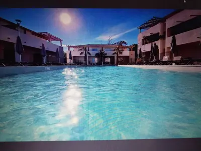 Piscine de l'établissement T3 bord de mer corse N 138 ou située à proximité