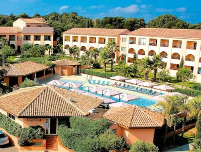 Piscine de l'établissement Appartement avec piscine en Bord de Mer - Corse ou située à proximité