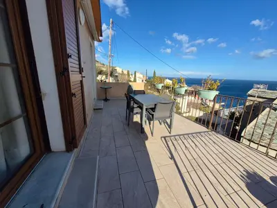Vue générale sur la mer ou vue sur la mer prise depuis la villa