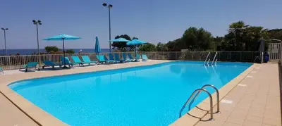 Piscine de l'établissement Studio piscine et plage ou située à proximité