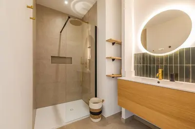 Salle de bains dans l'établissement Villa de standing vue mer