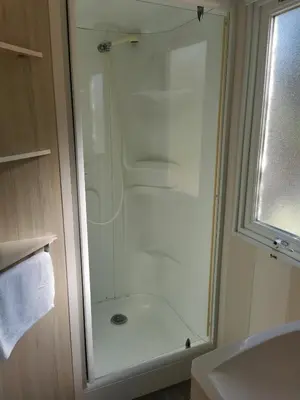 Salle de bains dans l'établissement Village Camping de l'Ostriconi 3 étoiles